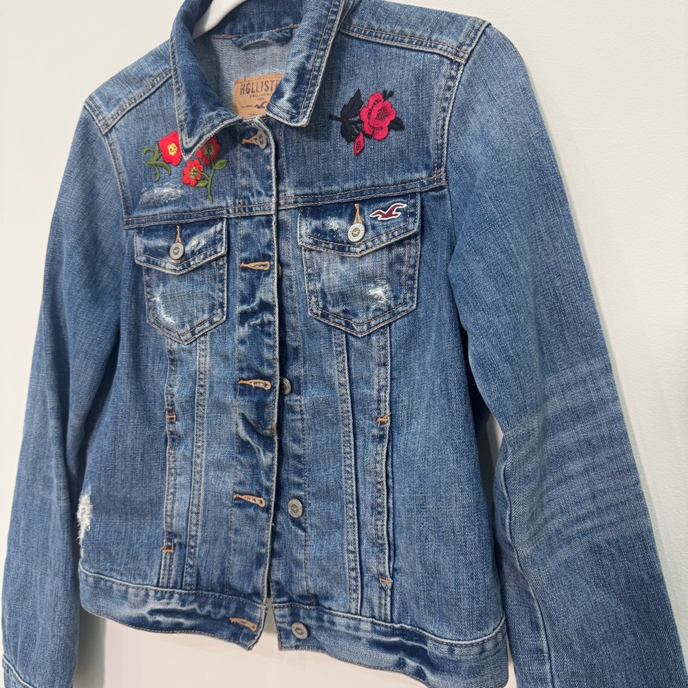 Y2K Hollister Embroidered Floral Denim Jacket Medium